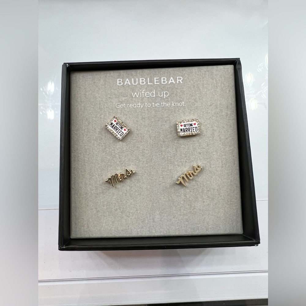 Bauble bar wifed up earring set